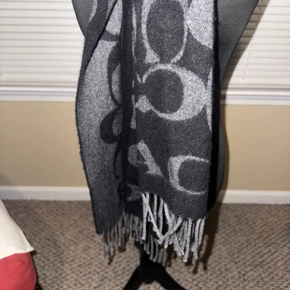 Coach Signature C Scarf Black Gray Wool Angora Cashmere Style - Picture 2 of 4
